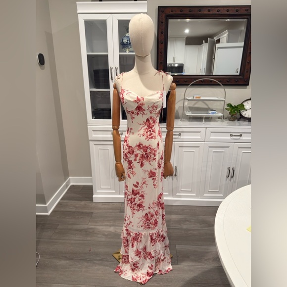 Reformation Dresses & Skirts - Reformation Fallon Dress in Blush Floral | Size [2]